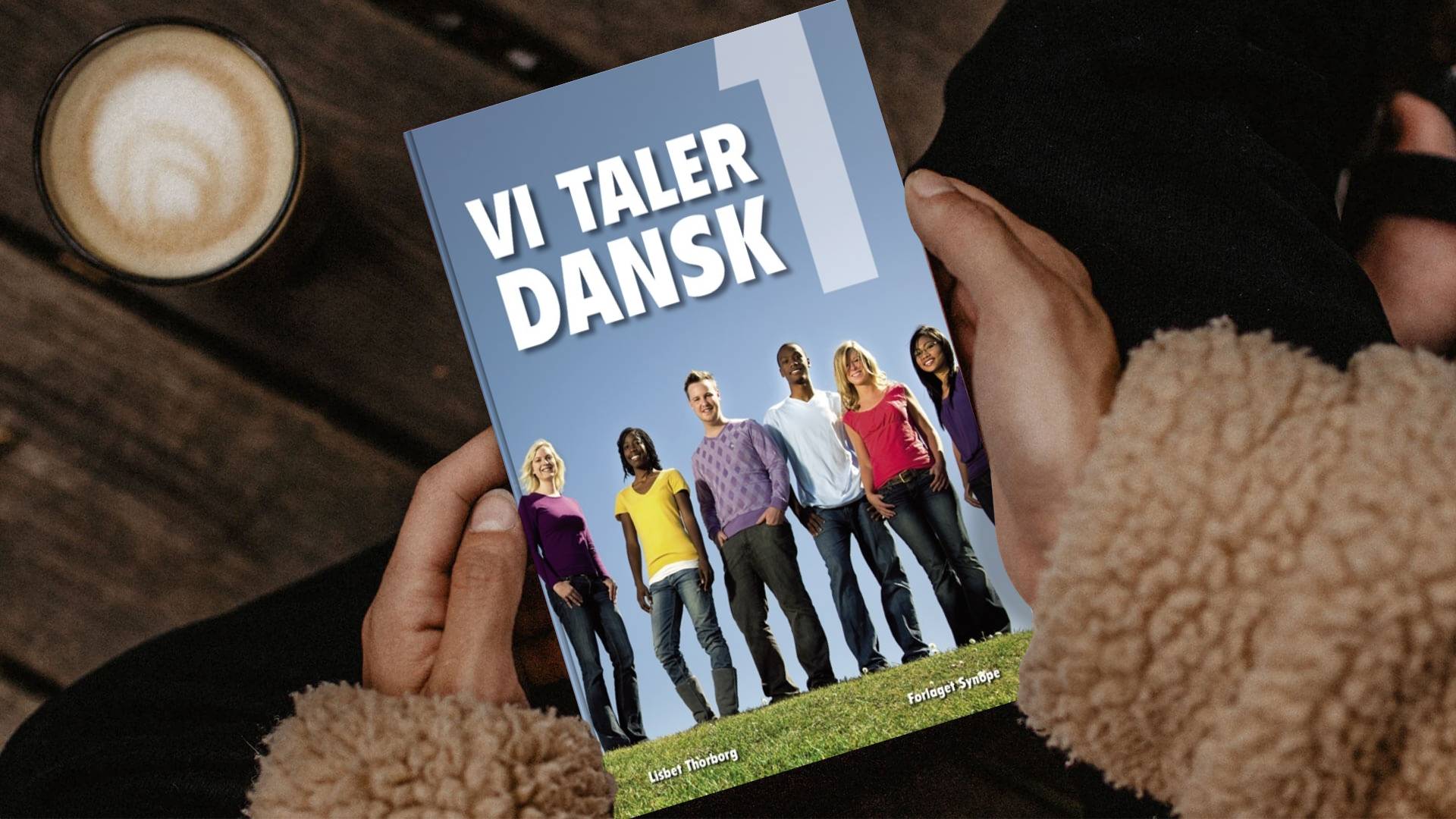 خرید کتاب زبان دانمارکی | فروشگاه اینترنتی کتاب زبان | Vi Taler Dansk 1 | وی تالر دنسک یک