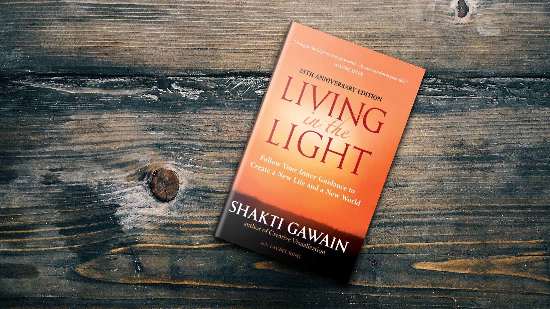 خرید کتاب رمان انگلیسی | Living in the Light | کتاب رمان انگلیسی Living in the Light اثر Shakti Gawain
