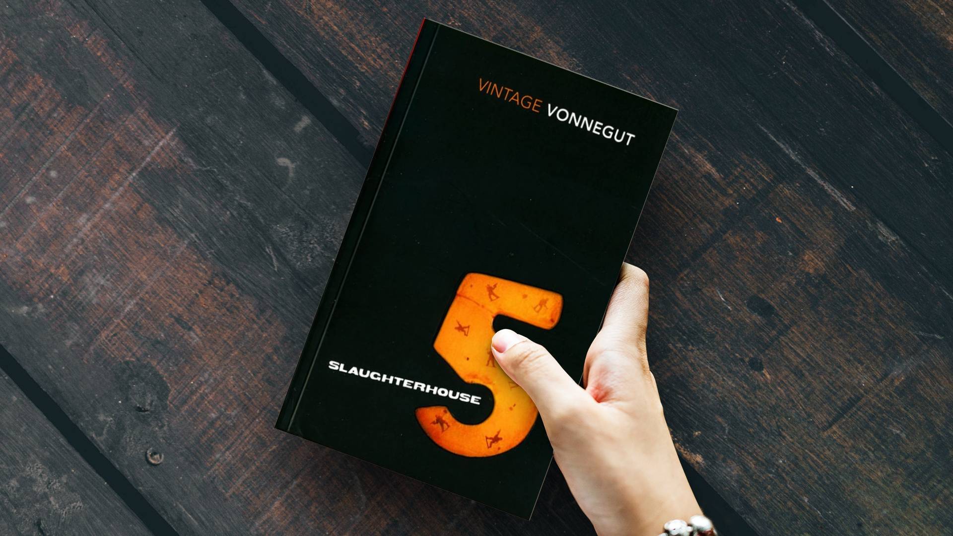 خرید کتاب رمان انگلیسی | SLAUGHTERHOUSE 5 | کتاب رمان انگلیسی SLAUGHTERHOUSE 5 اثر Kurt Vonnegut