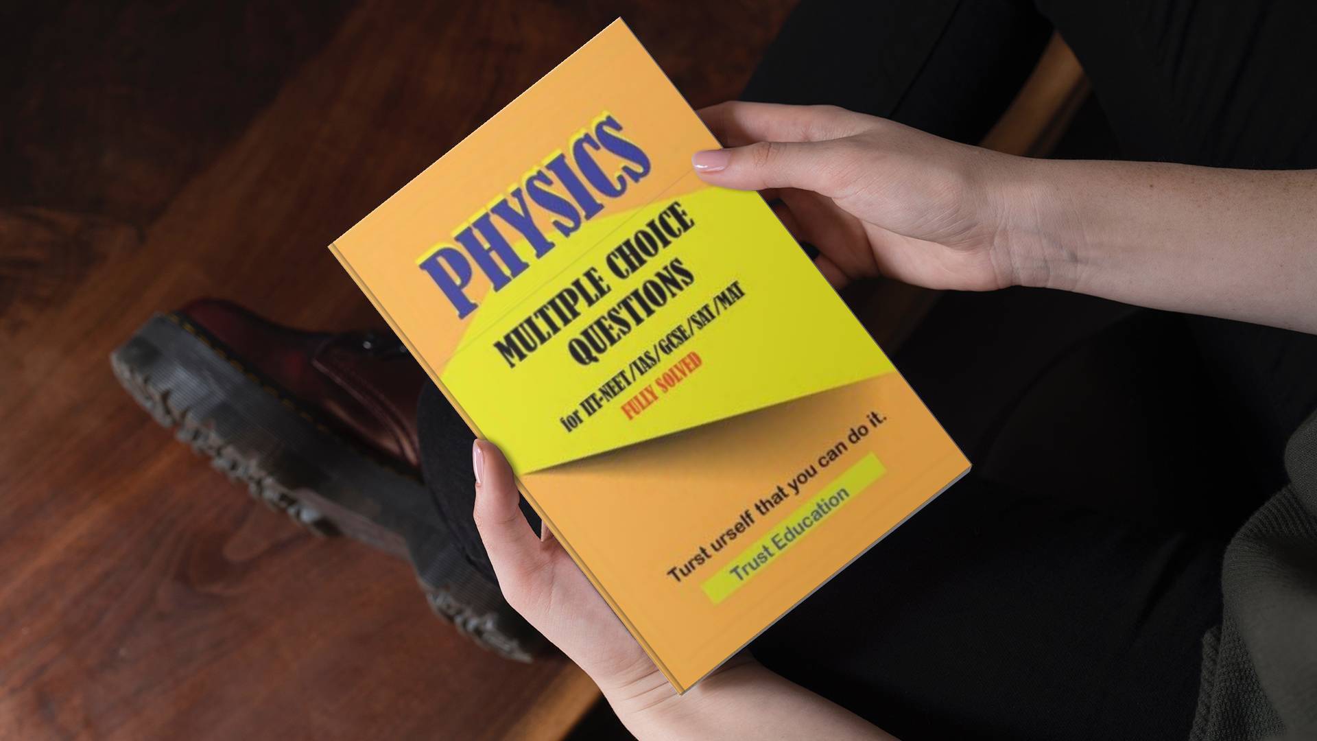 کتاب PHYSICS Multiple Choice Questions FOR IIT JEE NEET IAS SAT MAT فیزیکس مولتیپل کوئسشنز